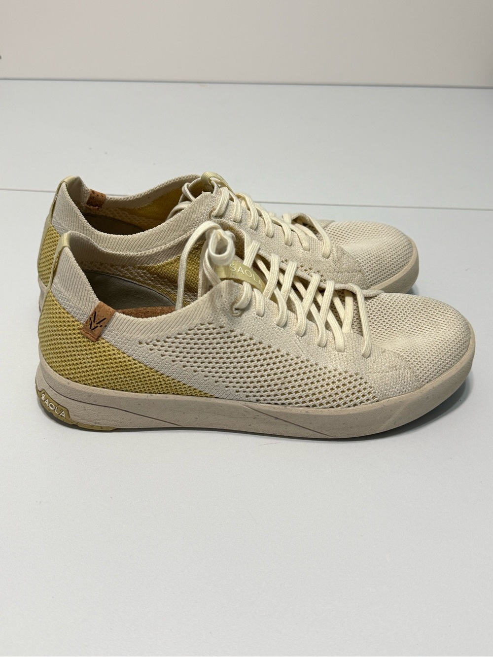 Saola Cannon Knit Sneakers Women Size 9 Beige Lightweight  Recycled Comfy Travel